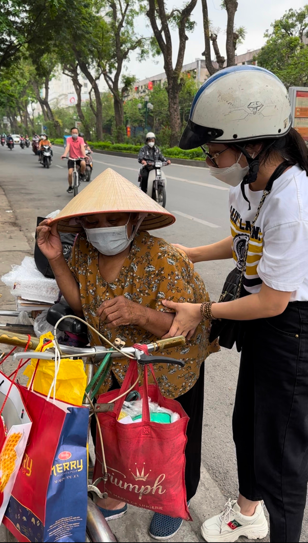 Nguyễn Phượng - nữ doanh nhân tích cực làm từ thiện